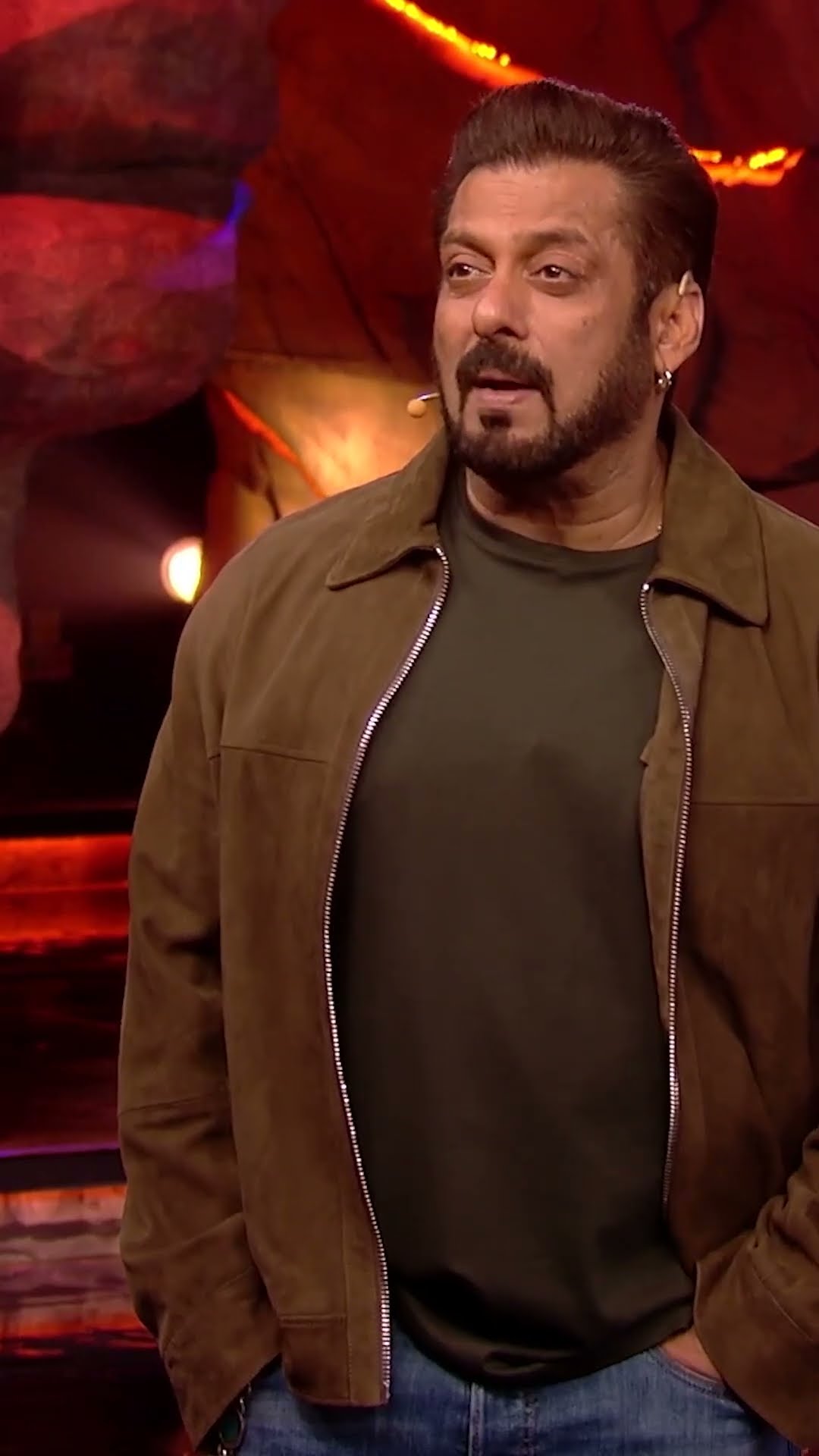 Salman ने पूछे Sara से सवाल | Bigg Boss 18