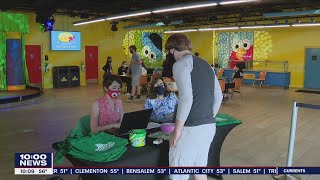 Sesame Place offering 1 000 sign-on bonus for summer employees
