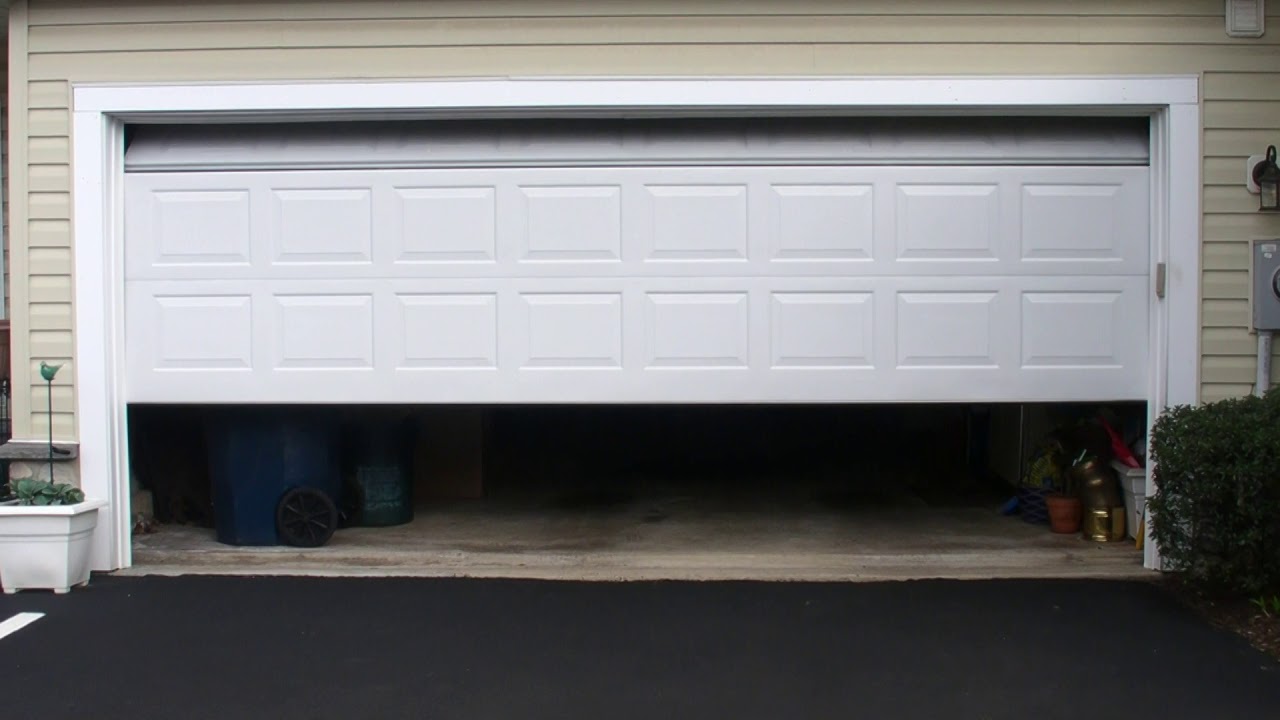 Garage Door Opening and Closing 2 - YouTube