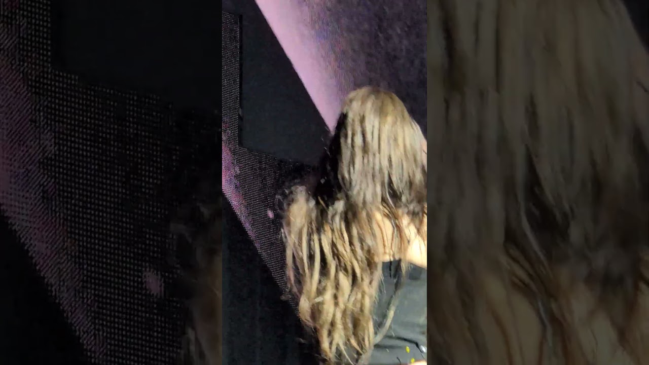 LE SSERAFIM Easy Crazy Hot Tour San Francisco 09/14/2025 - Kazuha Drinking Water