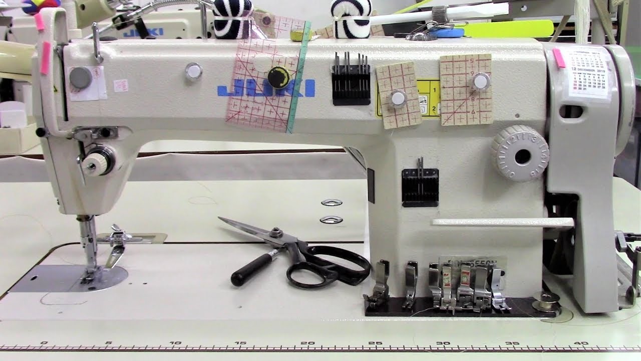 How to operate a JUKI industrial sewing machine - sewing a jeans pocket 