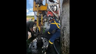 Roughnecks Drill Pipe Connection #Rig #Ad #Drilling #Oil #Tripping