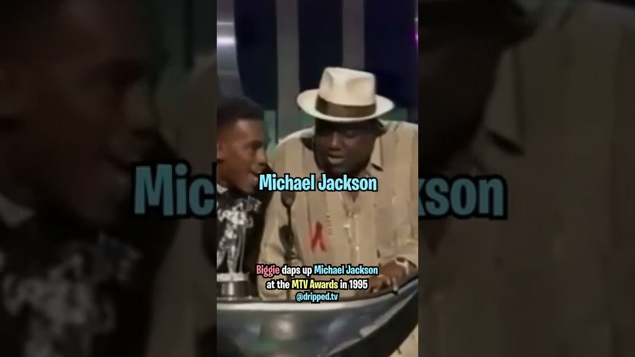 Biggie Daps Up Michael Jackson During Award Show auf YouTube ansehen Biggie Daps Up Michael Jackson During Award Show auf YouTube ansehen