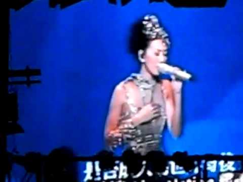 答案是孫燕姿世界巡迴演唱會香港站 - 天黑黑