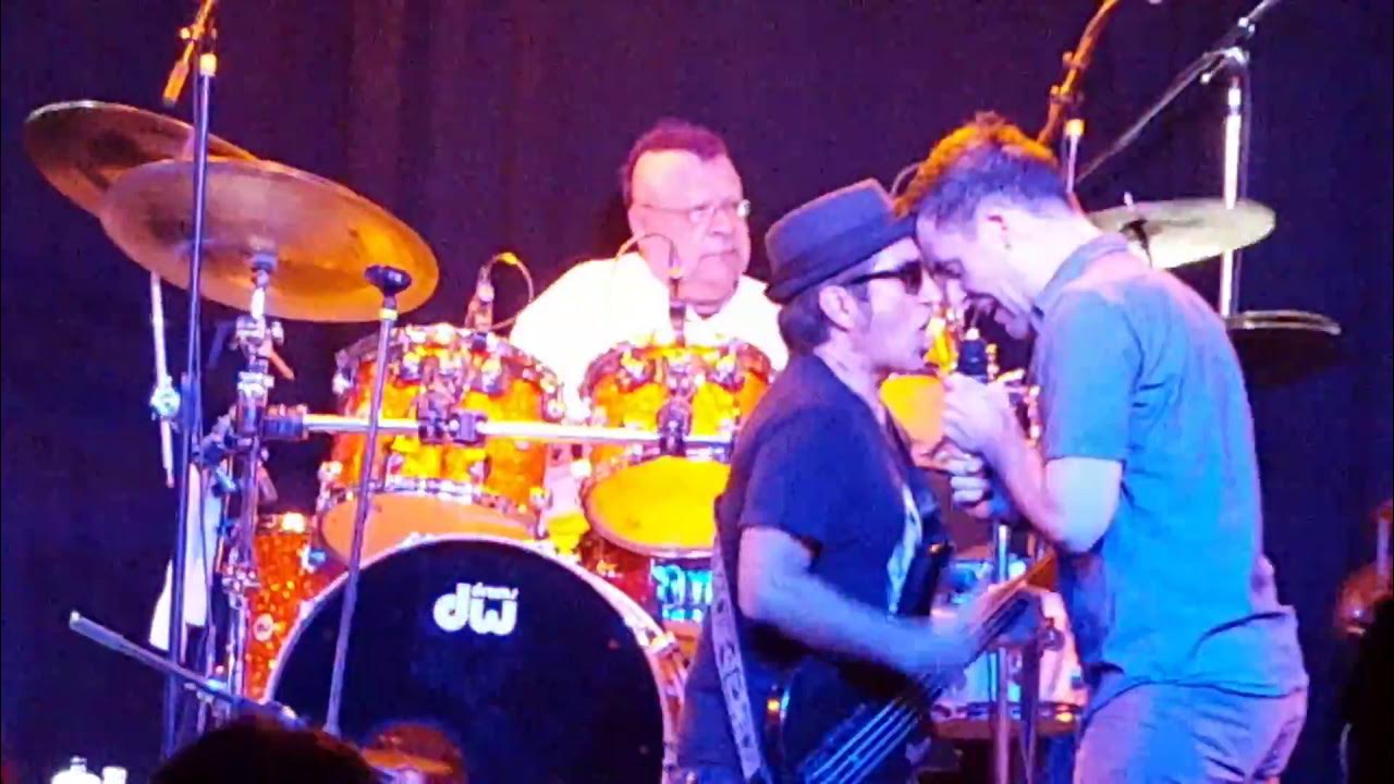 No One Lives Forever Oingo Boingo Lyrics Oingo Boingo Former Members - No One Lives Forever (The Coach House 5-5