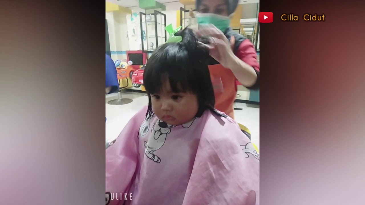 Gaya Rambut  cantik Balita lucu potong  rambut  ke  salon 