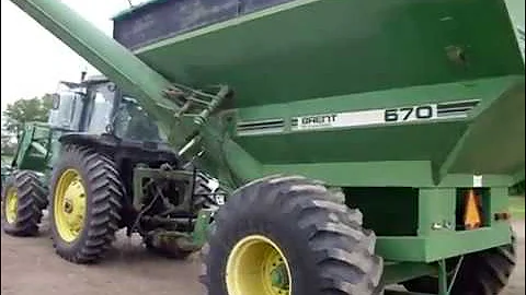 Brent by Unverferth 670 Grain Cart sells on BigIron Auctions June 28, 2017