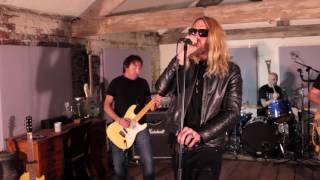Lowdrive - Fallen Saviour #ToolmakersLive