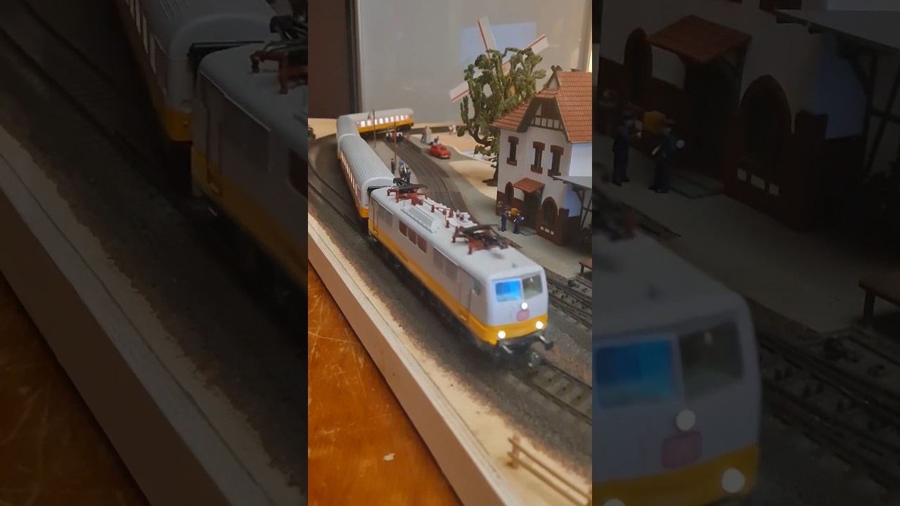 Märklin 2867 LH Express mit ESU Loksound 5 und Märklin 73410 Innenbeleuchtungen mit Pufferspeicher