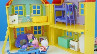 لعبة البيت - ألعاب بنات -  بيت كامل داخل صندوق بيبا بيج و أصدقائها Peppa Pig home tour screenshot 4