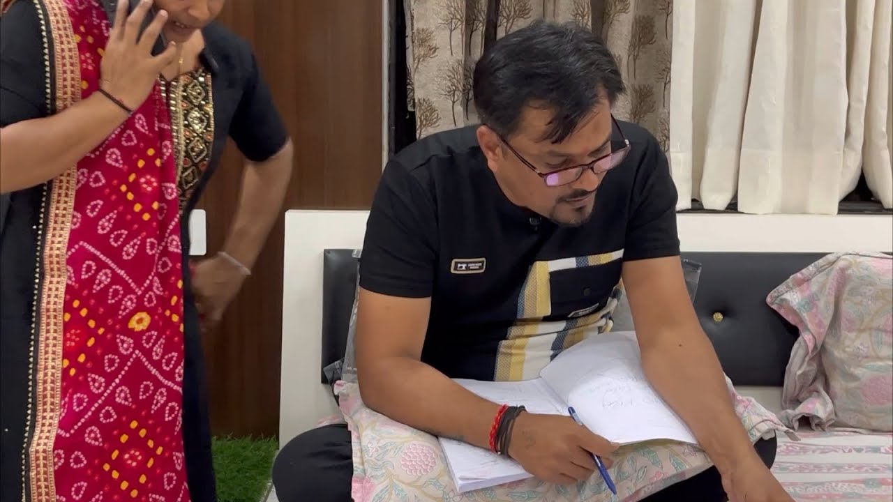 પૈસાની પૂજારણ 😂😂