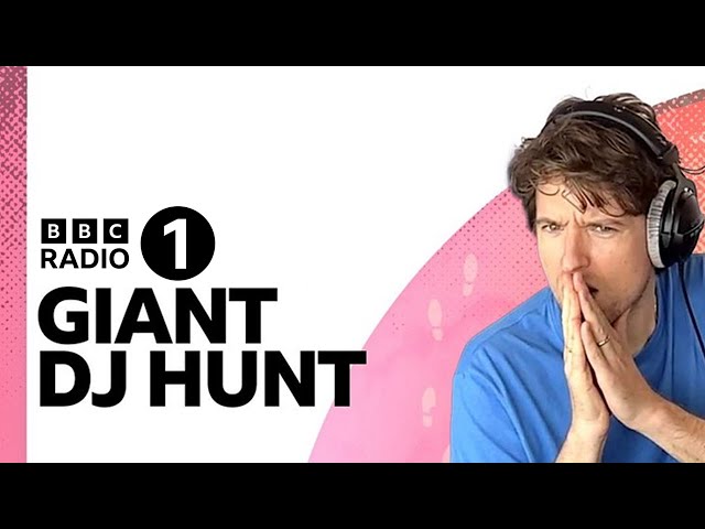 Radio 1 Goes Off Air For 5 Minutes in Radio 1's Giant DJ Hunt | 21/07/2023  - YouTube