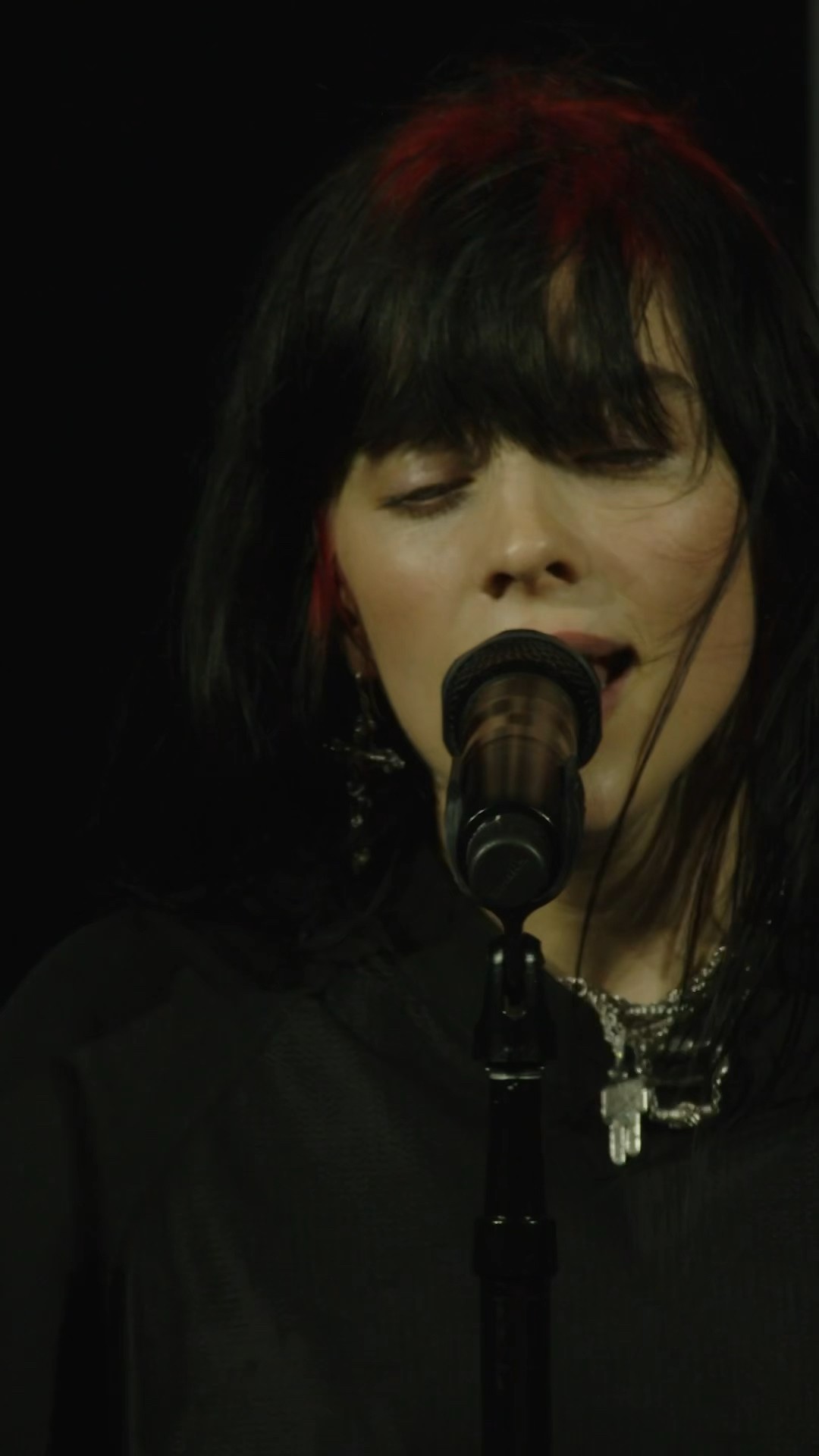 Billie performing “when the party’s over” with boygenius at Electric Ballroom in 2023