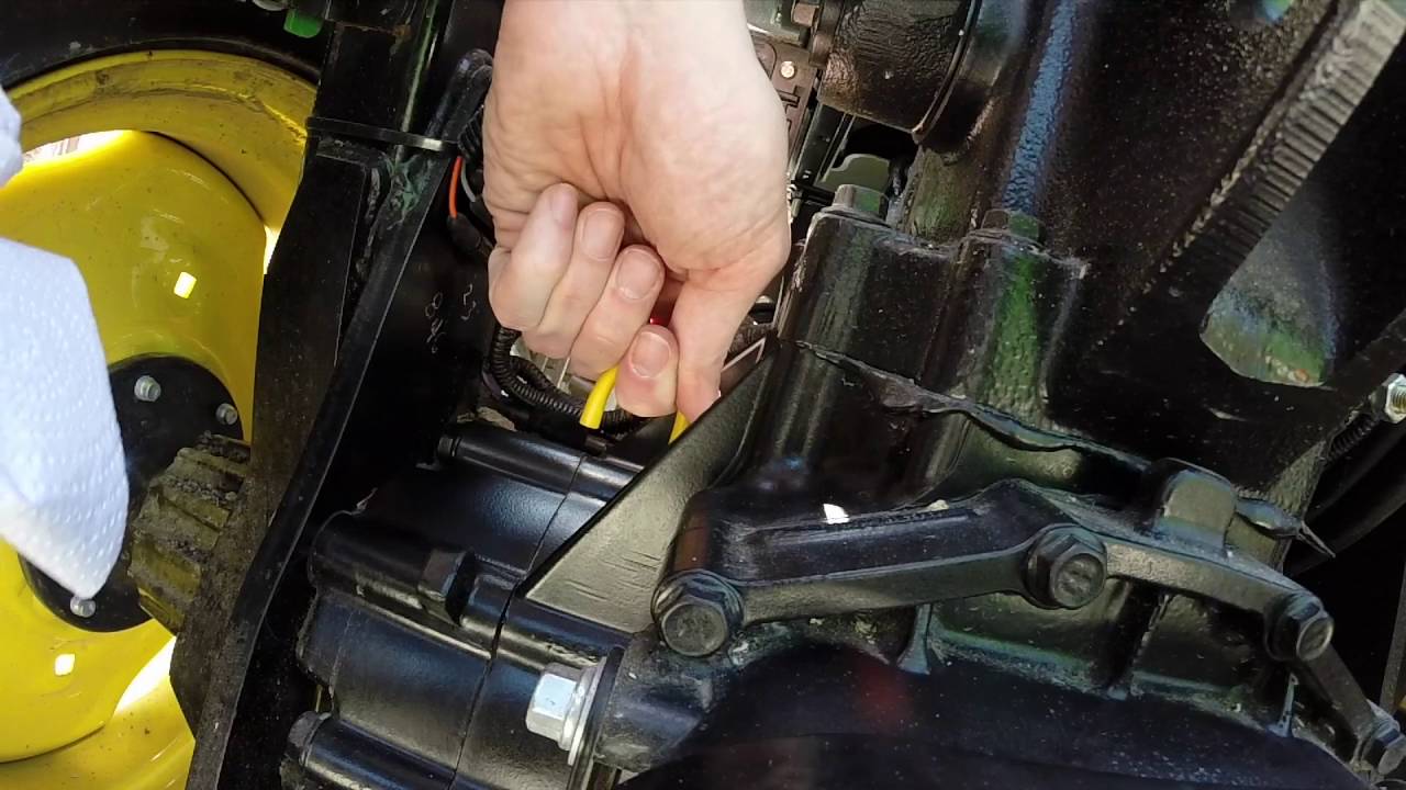 How to Check Hydraulic Fluid Level on John Deere Tractor  