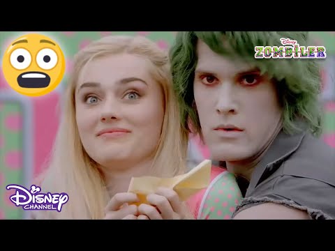 Zombiler Şehre İniyor🙃🎵🎉 | Zombiler | Disney Channel Türkiye