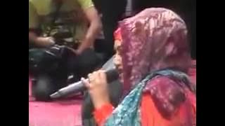 Cintai aku karna Allah Evie Tamala.