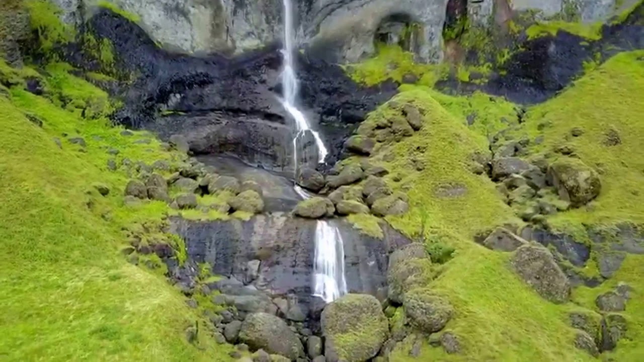 Foss á Síðu, Waterfall on a Farm 10km East of Kirkjubæjarklaustr — Foss á Síðu — video poster