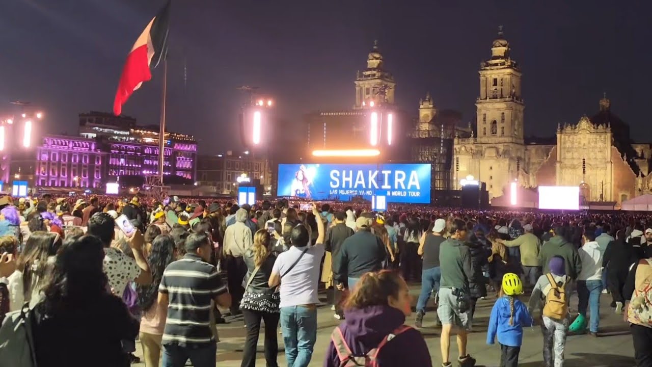 Tremenda LOCURA EL CONCIERTO DE SHAKIRA: SE DESBORDA EL ZÓCALO CDMX 