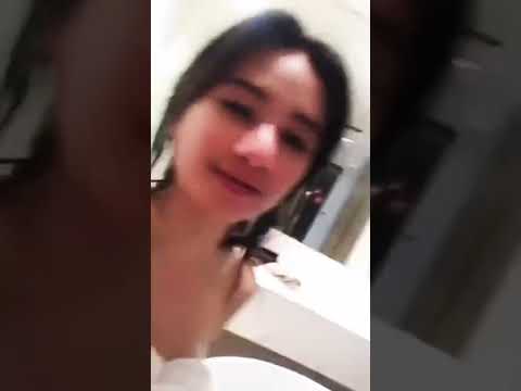 Mandi Bathub Bareng Tante