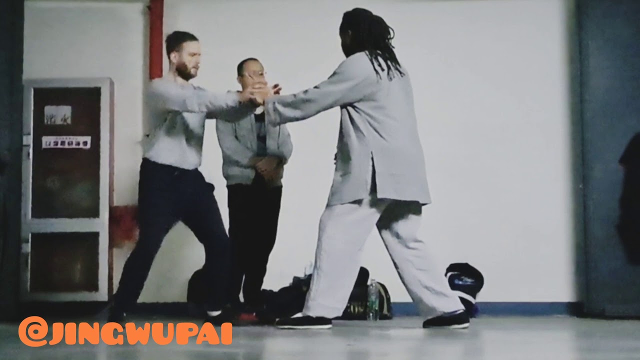 Song Style and Hebei Style Santishi Compared