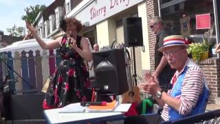 Tourne Et Chante Avec Nous Montmartre À Wormout 2016