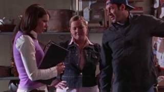 Gilmore Girls-Talking about Luke's Butt