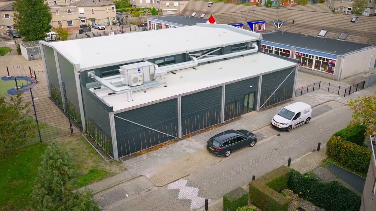 Neptunus builds a temporary sports hall for the municipality of Purmerend