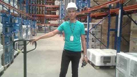 Logística operacional,  separação de produtos com WMS.