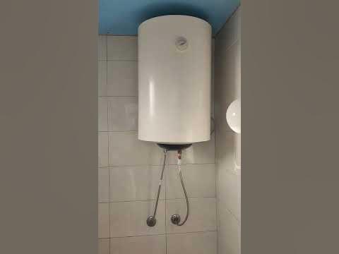 Сортир посреди поля #viralvideo #туризм #черногория #сортир - YouTube