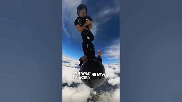 This guy dropped his phone while skydiving 😱