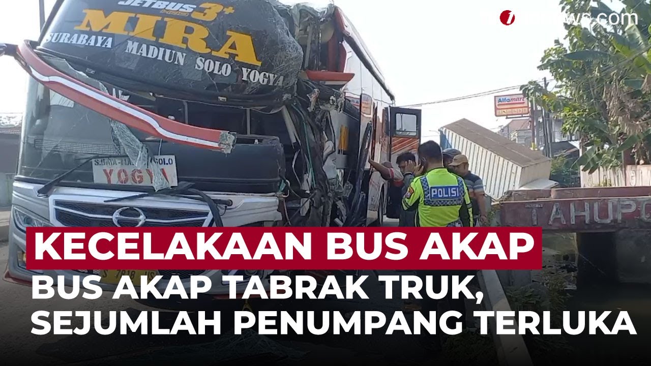 Ugal-ugalan, Bus Antarprovinsi Tabrak Truk hingga Ringsek | OneNews Update