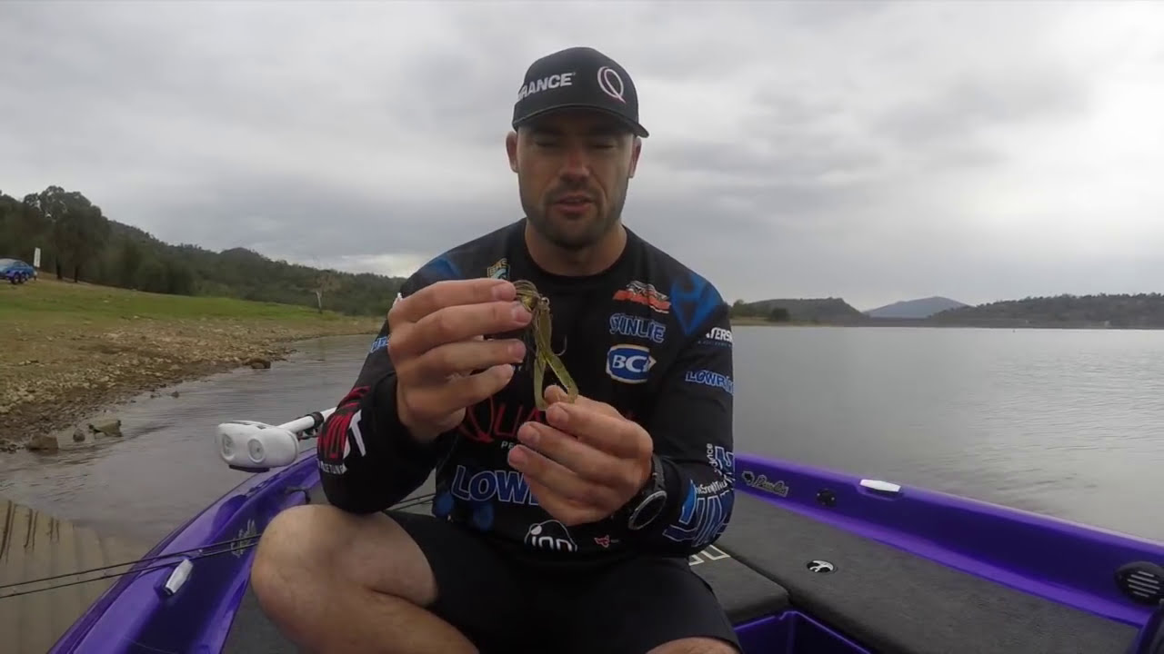 Bass fishing with Chatterbaits on lake Glenbawn - Dean Silvester