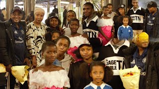 Theo BOSEBABIREBA atunguwe n'abana bose yabyaye ku Kibuga k'indege/Ibyishimo byamurenze/Bararirimbye