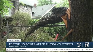 Outages remain, power restored to 100,000 customers (8a)