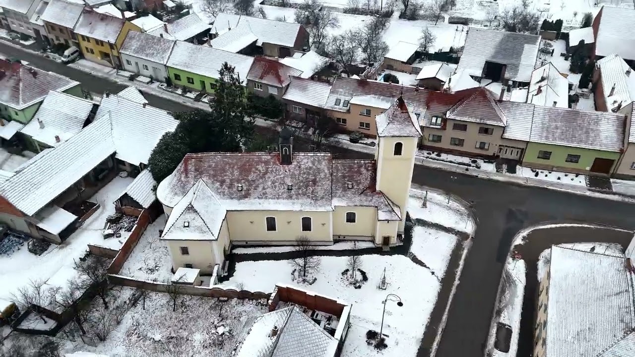 Zasněžené Šardice z výšky