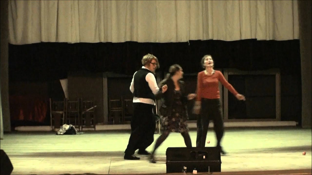 Who wants an apple 2014