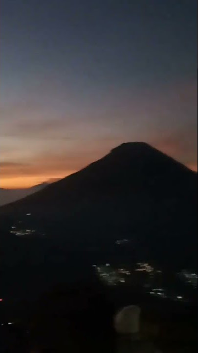 sunrise bukit sikunir dieng #shorts #pemandangan #gunung #sunrise #alam #bukitsikunir #viral