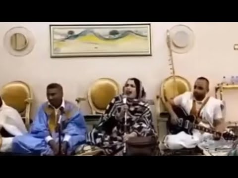 گيفان مگيولين زينين على لگرمي منت ابا في منزلها 