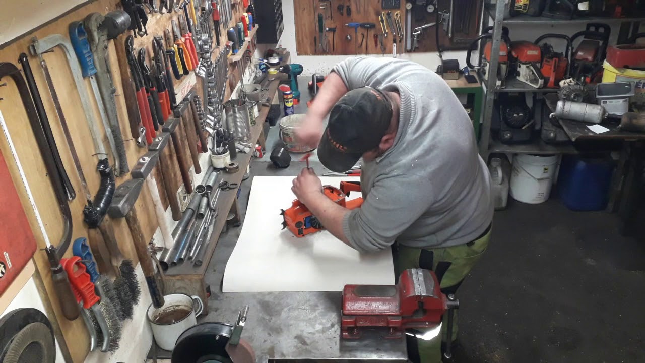 Anekdoták/A Husqvarna 246 esete.... 2. rész.:Hát akkor bontsunk!