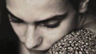 Video thumbnail of "Sinead O'Connor - Song To The Siren"