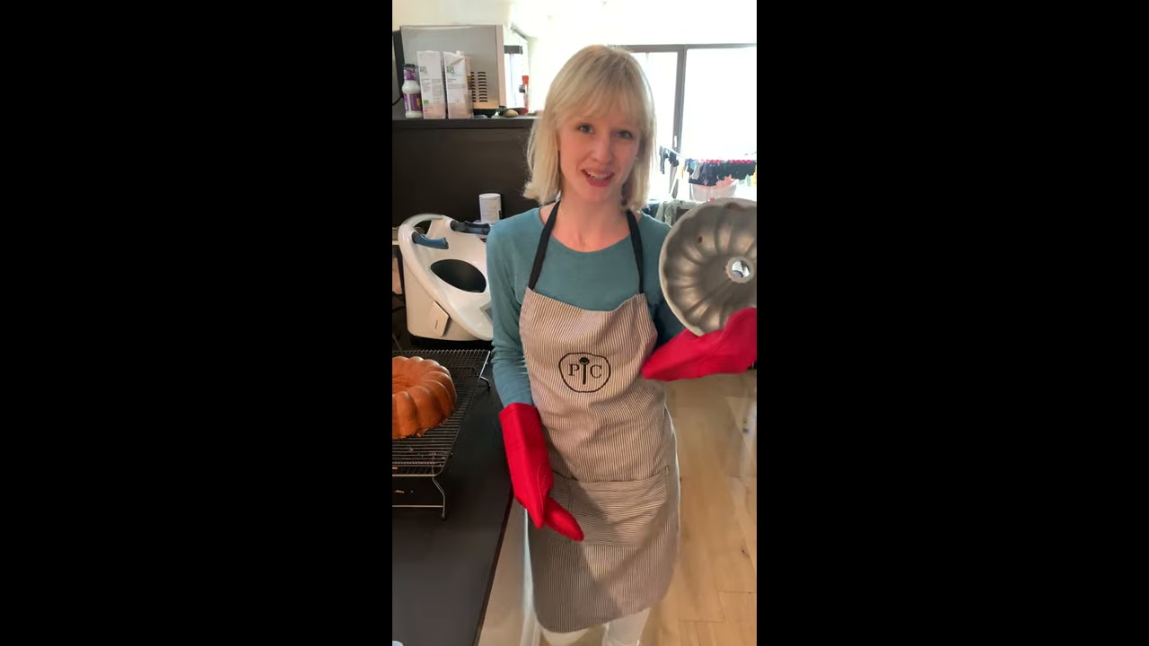 Perfekter Guglhupf, lässt sich einfach stürzen! - YouTube Perfekter Guglhupf, lässt sich einfach stürzen! - YouTube