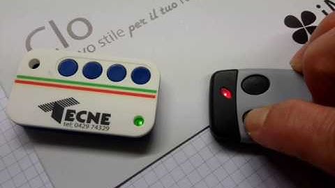 Clo M vs Cardin S 449 FM