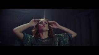 Emma Drobná - Smile [Official Video]