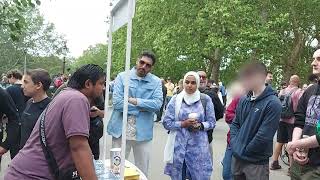 Download Lagu P2 Muslim raakt een seculiere christen met de waarheid! Raihan \u0026 Visitor Speakers Corner Sam Dawah MP3