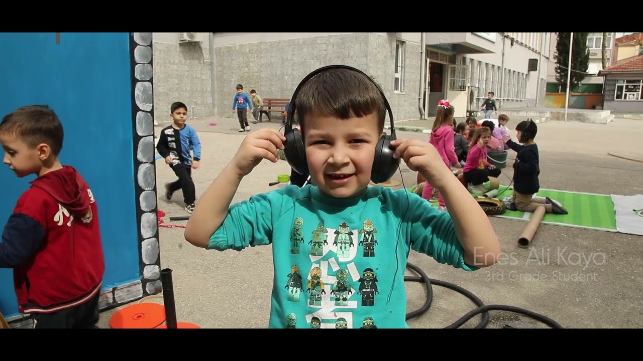 Ekim Zamanı Buluşma Zamanı | Oyun Hareketi Derneği | İngilizce Versiyon