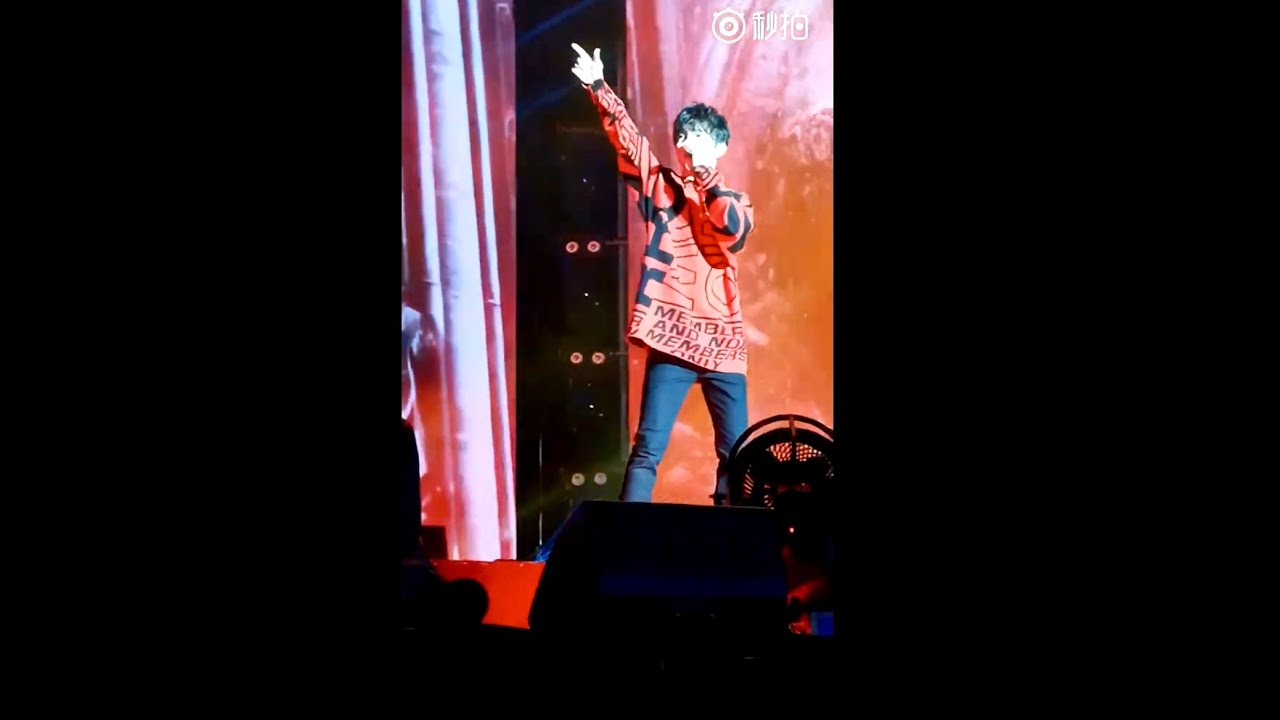 Димаш / Dimash ~ Battle Of Memories ~ Nanjing screaming night concert 2017 fancam