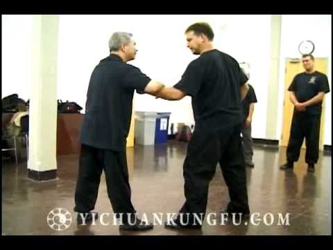 Master Fung Teaching Yi Chuan