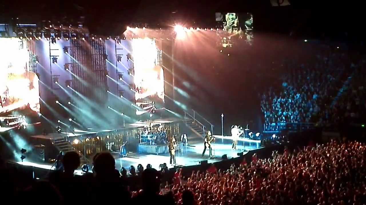 Wrong Guitar!!! Nickelback live in Melbourne Australia 2012 - This Afternoon