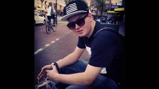 Watch Laskah Colours video