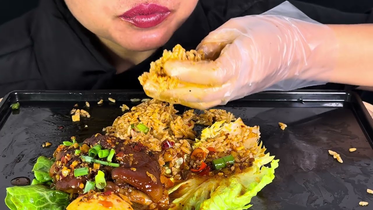 Pork Stew with rice and eggs and lettuce / thirith mukbang